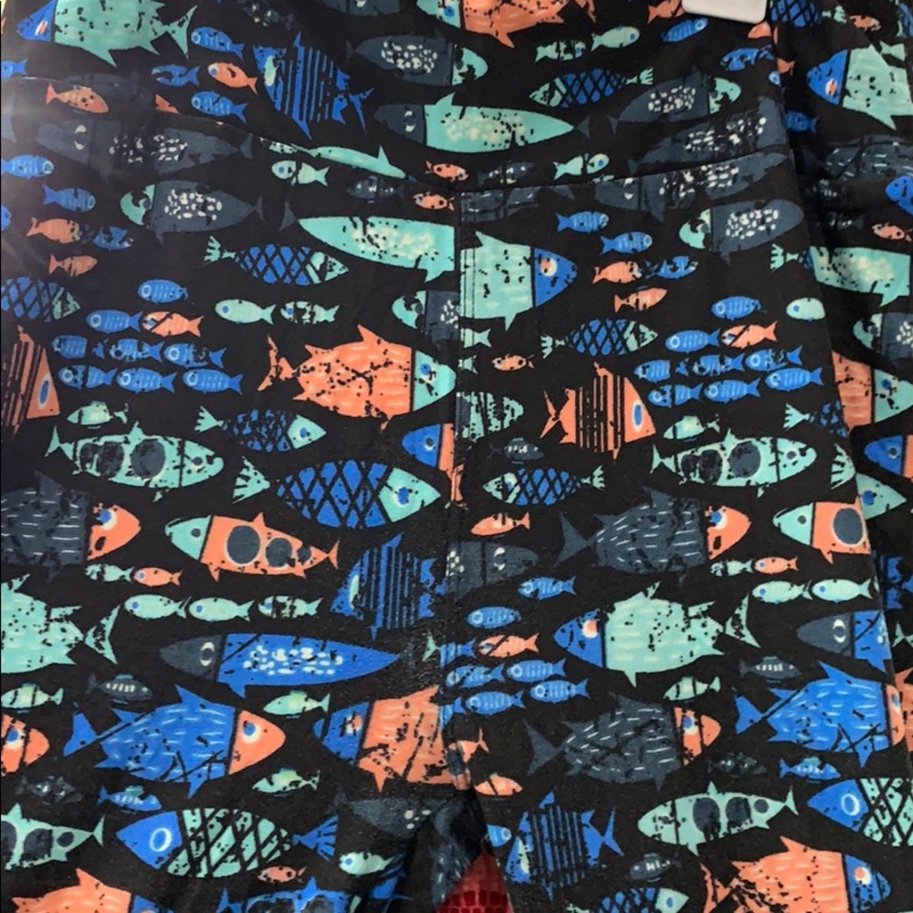 NWOT LuLaRoe Leggings Size OS - Fish